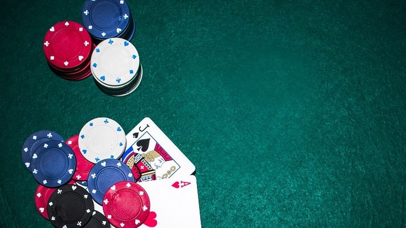 Bí quyết tham gia nhiều bàn cược khi đầu tư game bài đổi thưởng Poker 