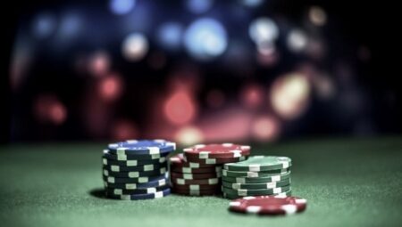 Bí quyết chơi nhiều bàn cược cùng lúc game đổi thưởng Poker 