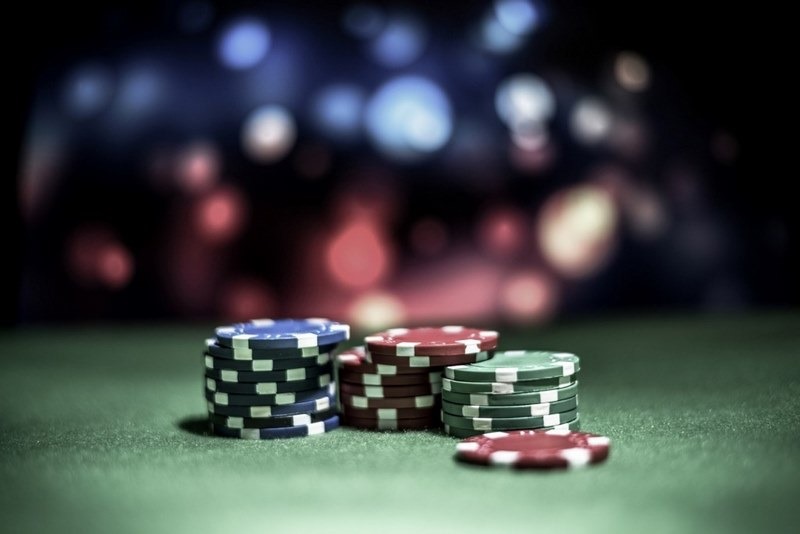 Ưu tiên chọn bàn cược có đối thủ yếu hơn mình khi tham gia Poker